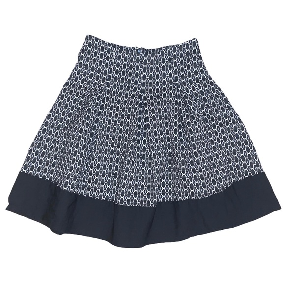 Forever 21 Dresses & Skirts - Forever 21 Skirt Women’s Size S Black White Mini Short